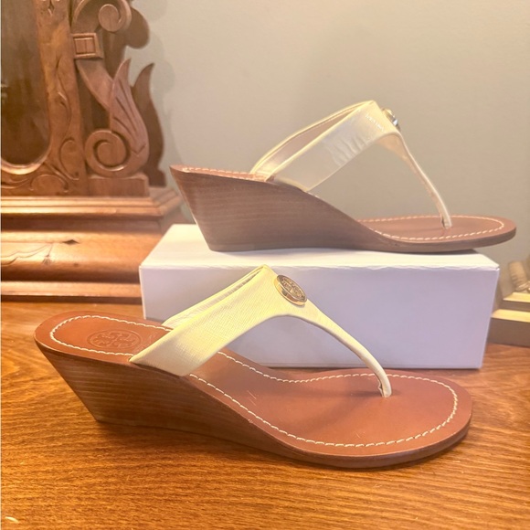 Tory Burch Cameron Ivory Wedge Sandals Size 5 - Picture 8 of 15